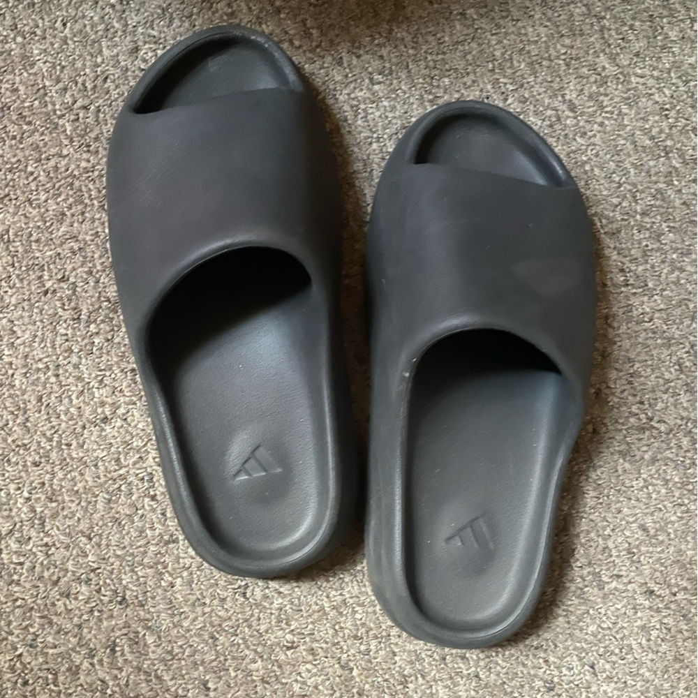 Yeezy adidas slides